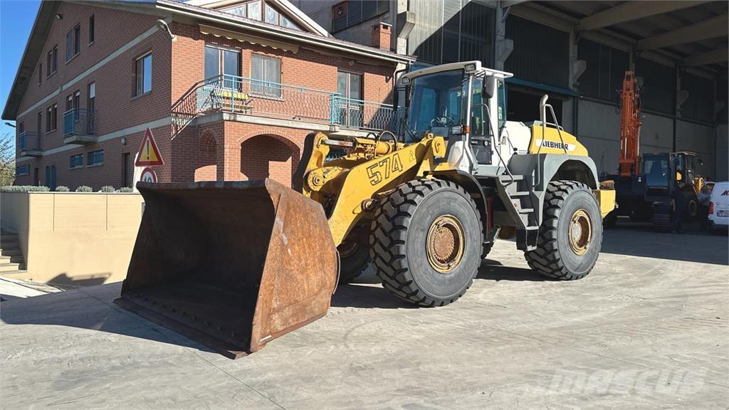 Liebherr L574 Pale gommate