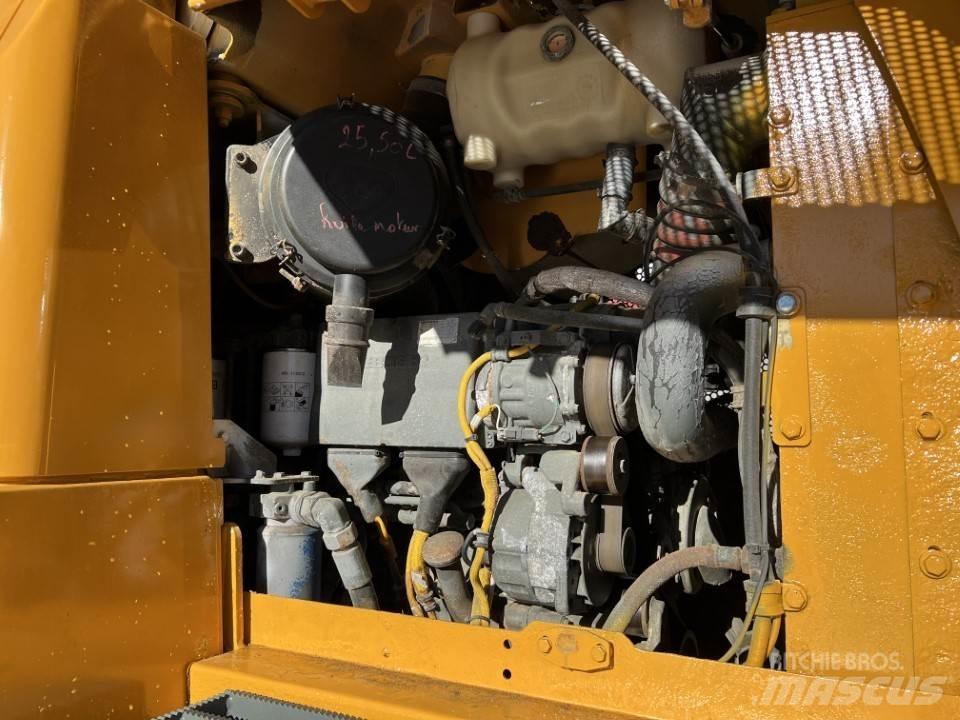 Liebherr LR 624 Pale gommate
