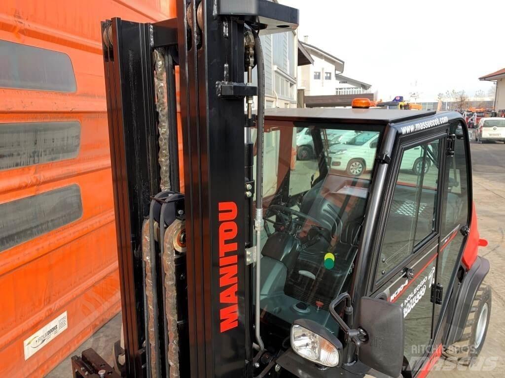 Manitou MC30-4 DK 4X4 Elevatore per esterni