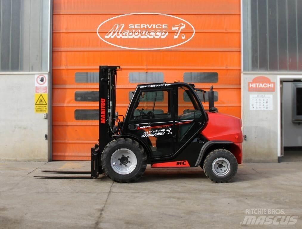 Manitou MC30-4 DK 4X4 Elevatore per esterni