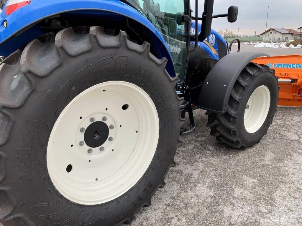 New Holland T5.115 Lame spazzaneve e aratri