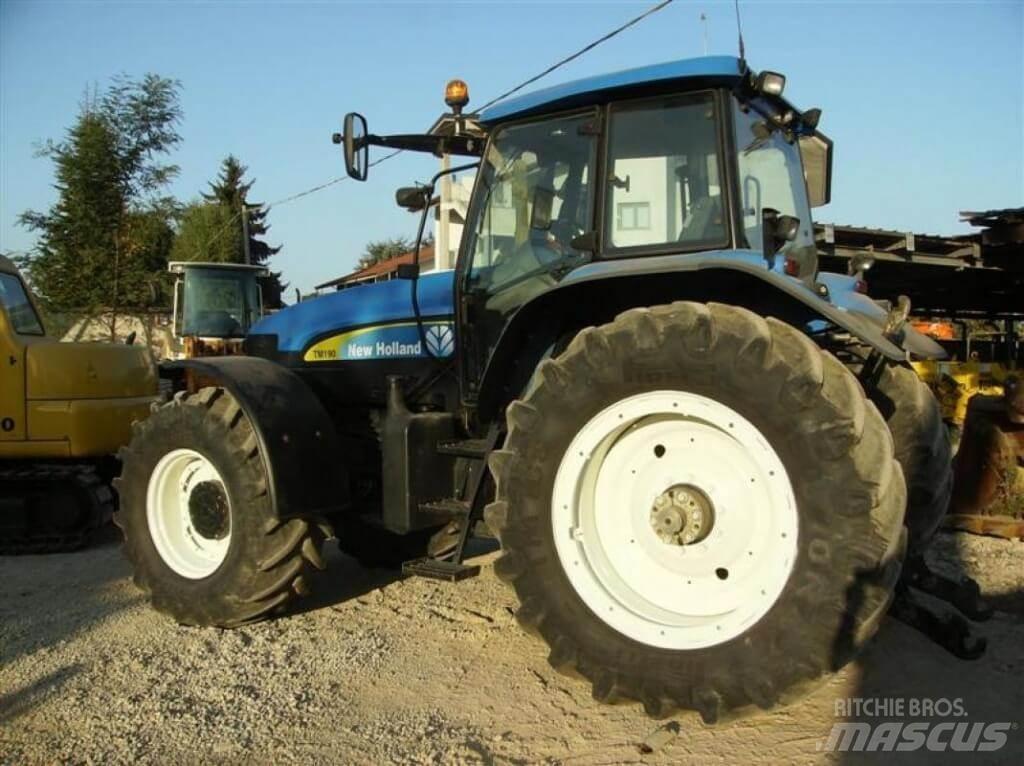 New Holland TM190 Lame spazzaneve e aratri