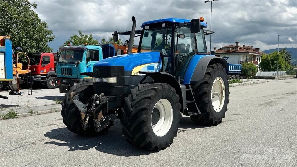 New Holland TM190 4X4 Lame spazzaneve e aratri