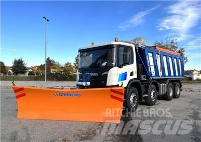 Scania P500 XT 8X4 Lame spazzaneve e aratri