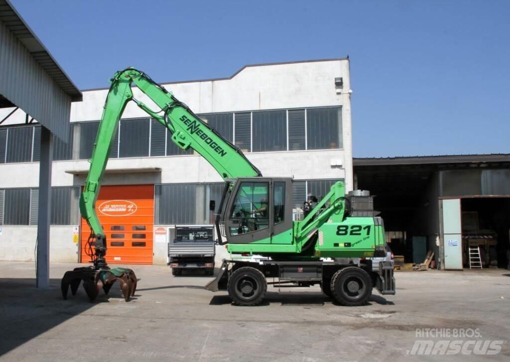 Sennebogen 821 Escavatori gommati