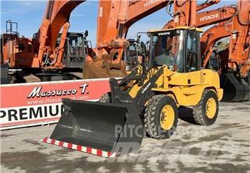 Volvo L30G Pale gommate