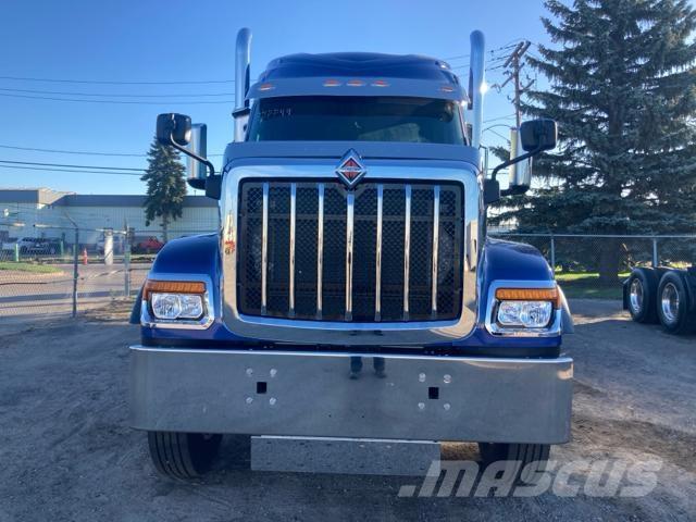 International HX Motrici e Trattori Stradali