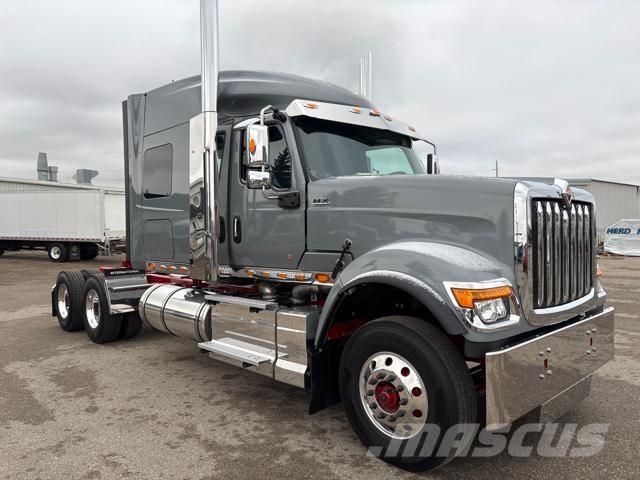 International HX Motrici e Trattori Stradali