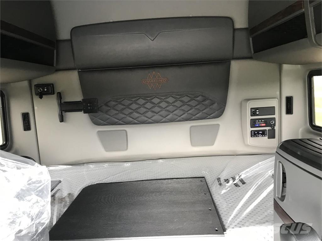 International HX Motrici e Trattori Stradali