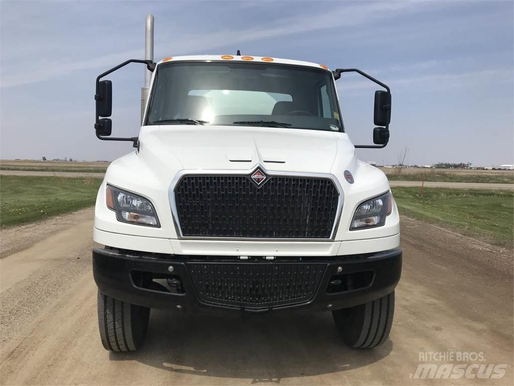 International MV Camion dei rifiuti