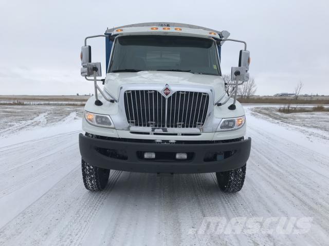 International MV Autocarro agricolo / grano