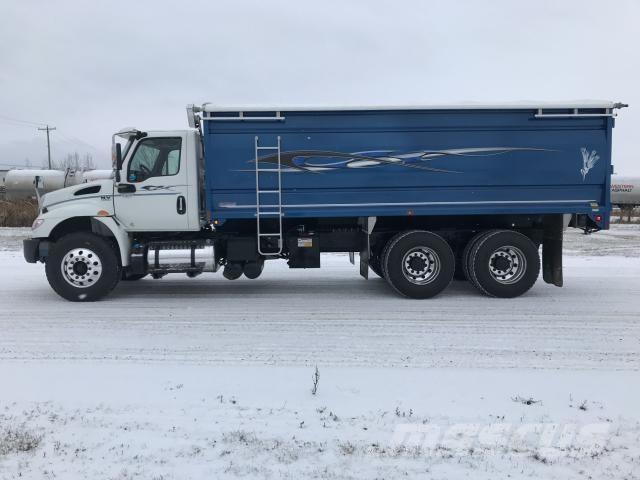 International MV Autocarro agricolo / grano