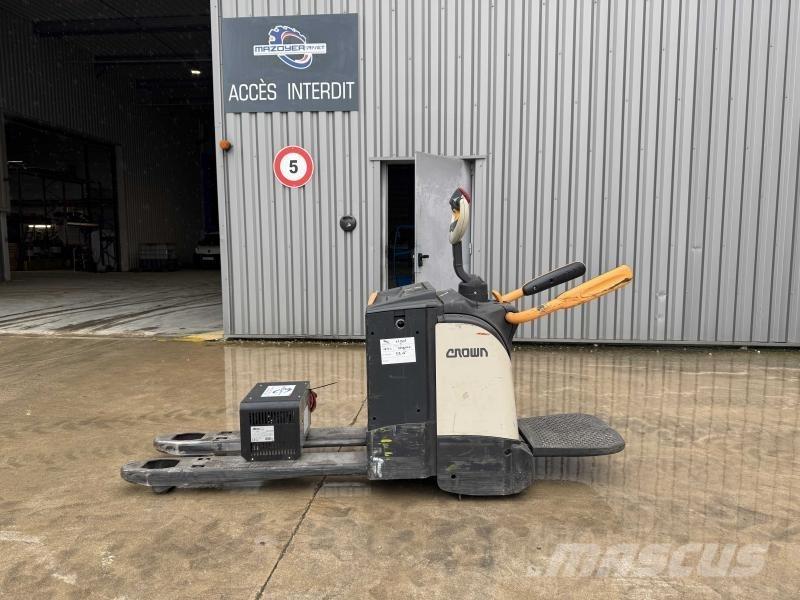 Crown WT 3000 Transpallet manuale