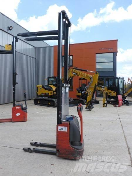 Fenwick L10 Transpallet uomo a terra