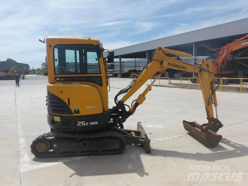 Hyundai R25Z-9A Miniescavatori