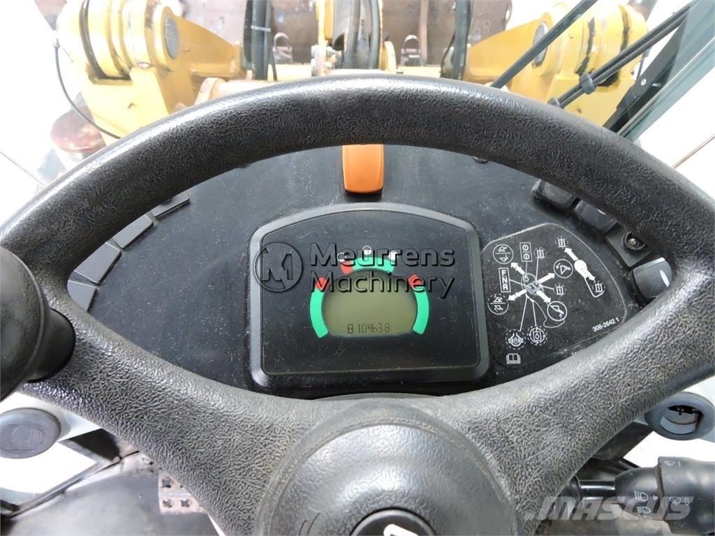 CAT 906 H + FORK Pale gommate