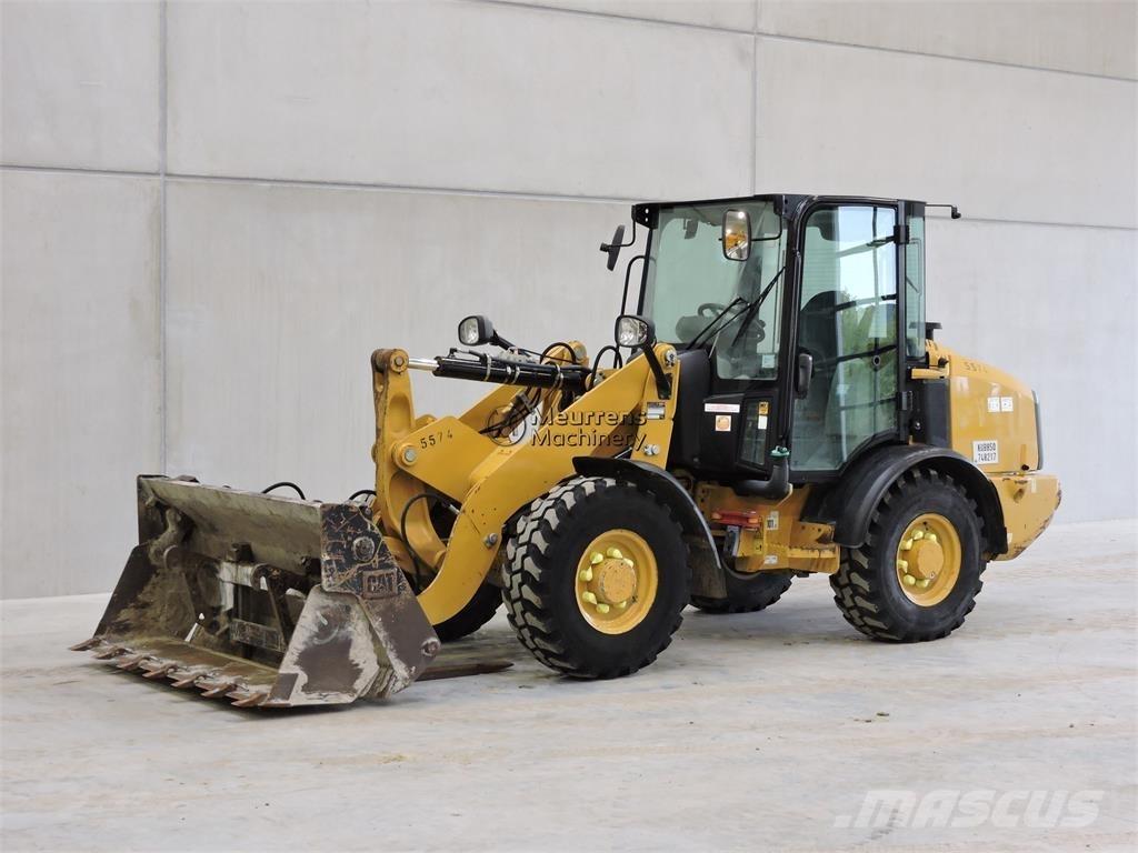 CAT 906M + FORK Pale gommate