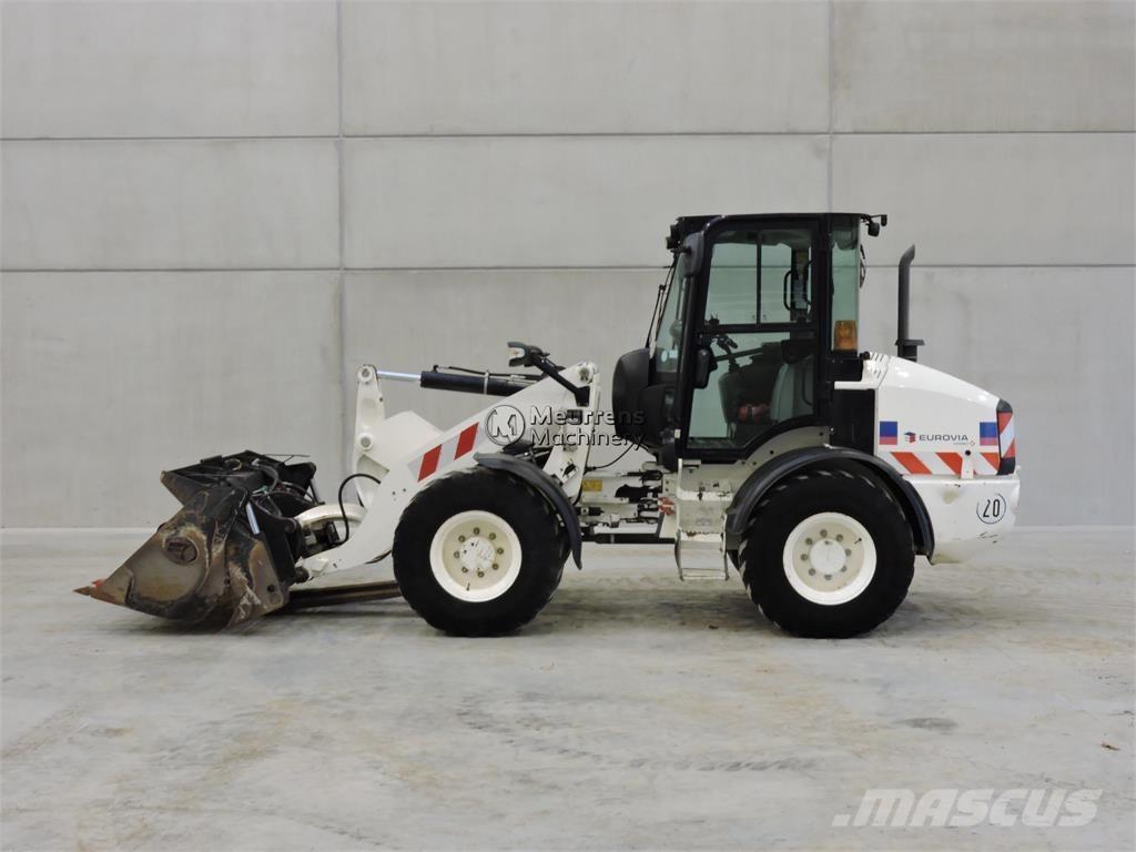 CAT 908M + FORK Pale gommate