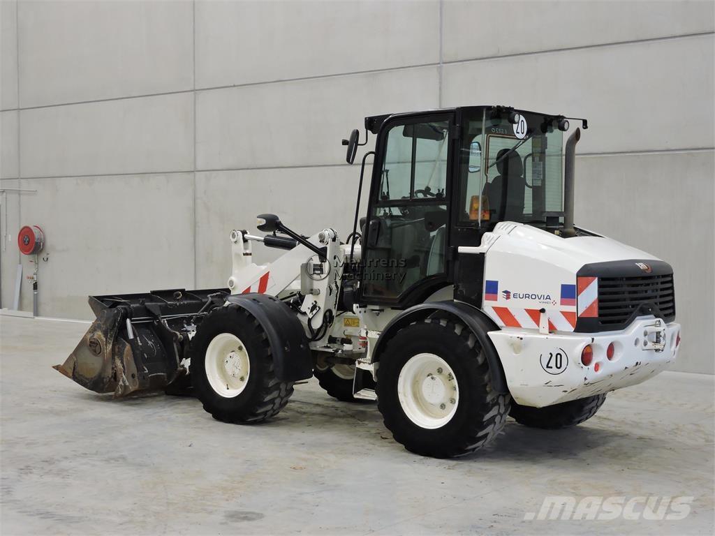 CAT 908M + FORK Pale gommate