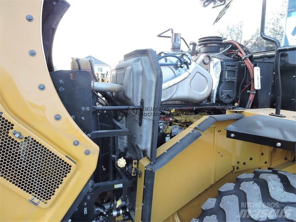 CAT 950M Pale gommate