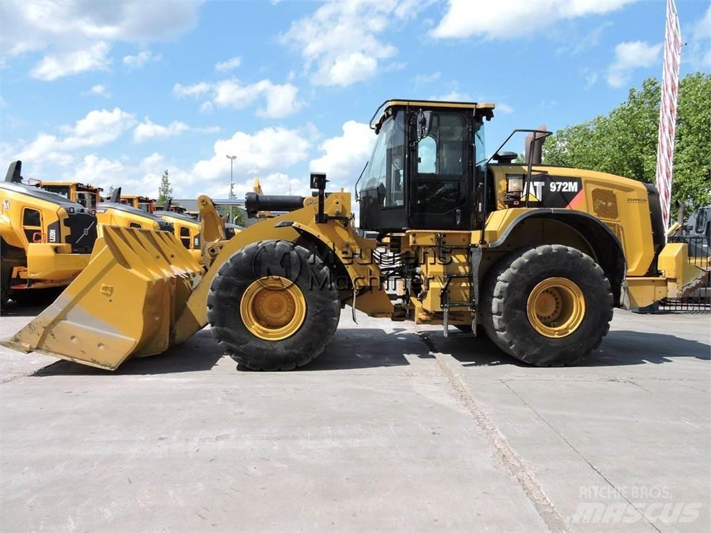 CAT 972M Pale gommate