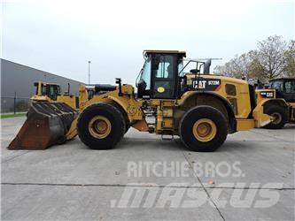 CAT 972M Pale gommate