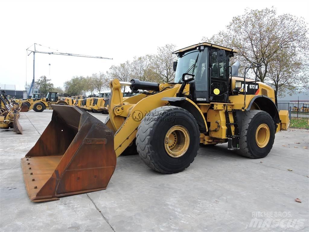 CAT 972M Pale gommate
