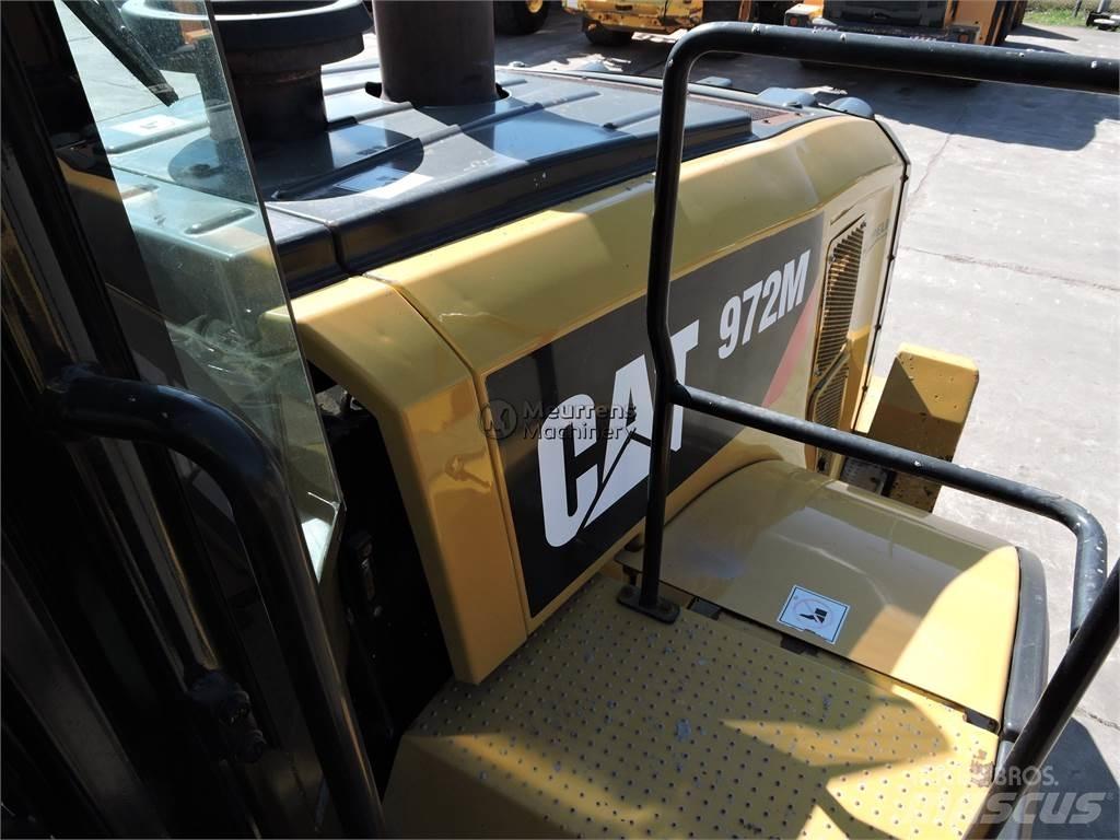 CAT 972M Pale gommate