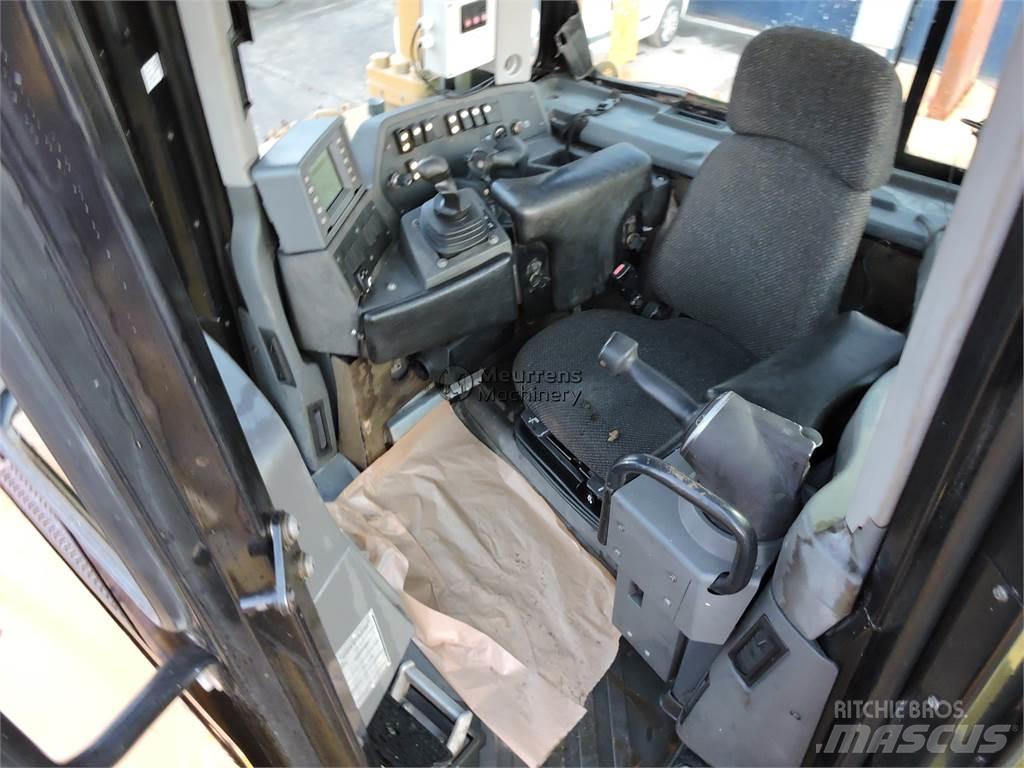 CAT D8T Bulldozer