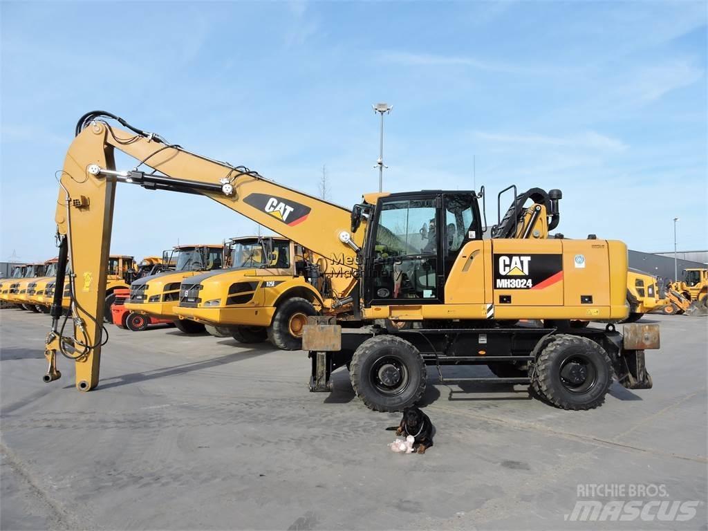 CAT MH3024 Movimentazione rifiuti