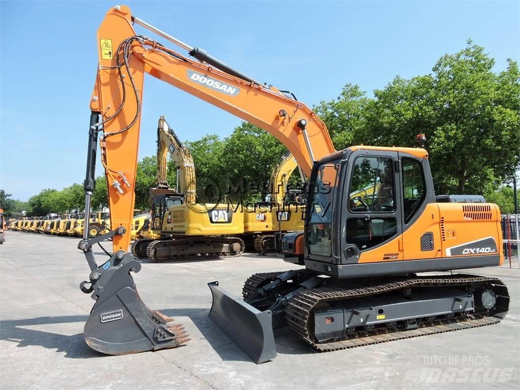 Doosan DX140LC Escavatori cingolati