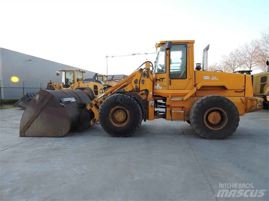 JCB 436B Pale gommate
