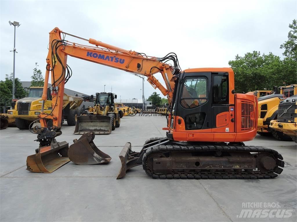 Komatsu PC138 Escavatori cingolati