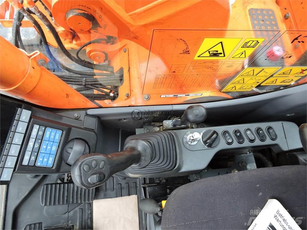 Komatsu PC138 Escavatori cingolati