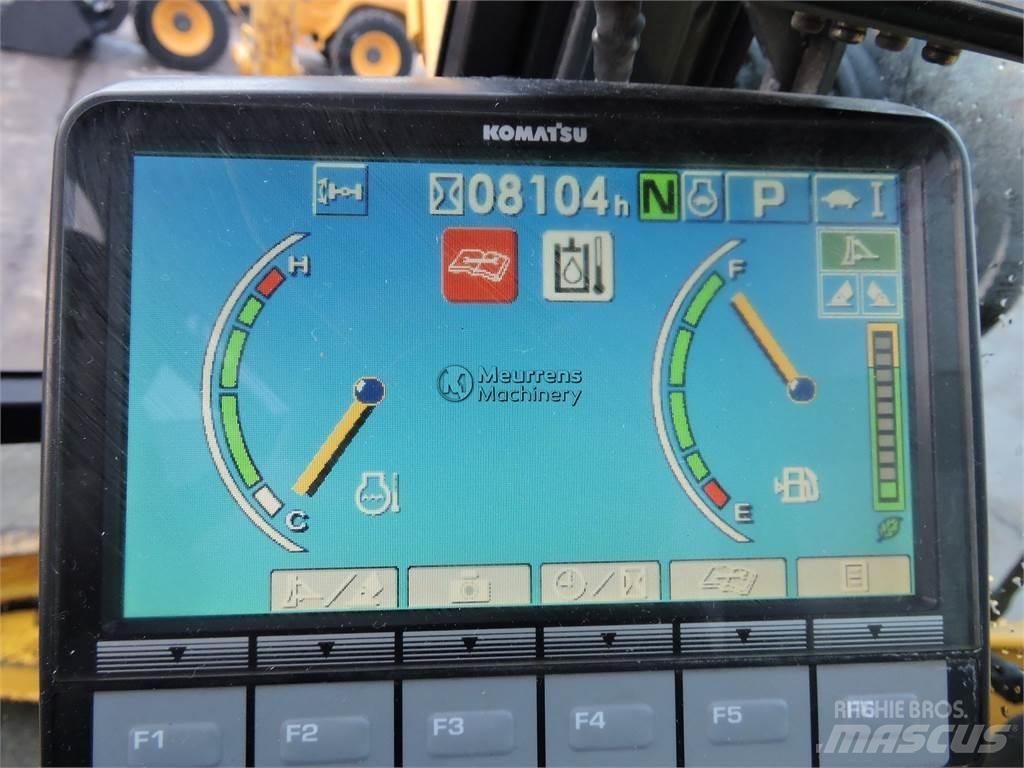 Komatsu PW98 Escavatori gommati