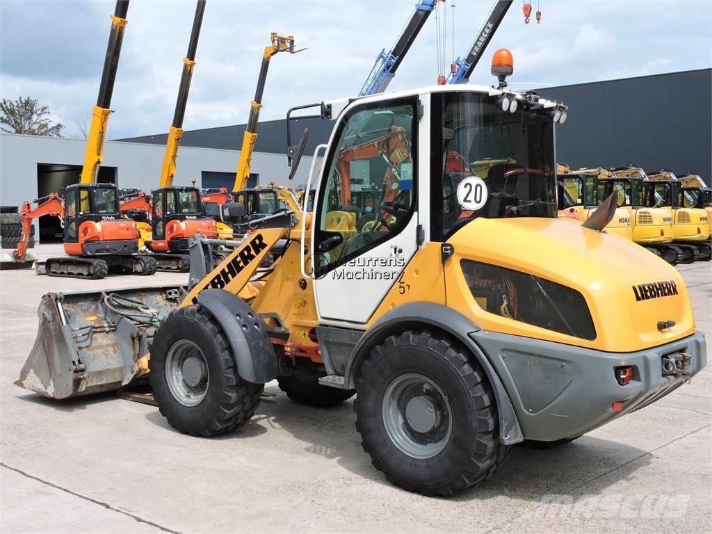 Liebherr L508 + FORK Pale gommate