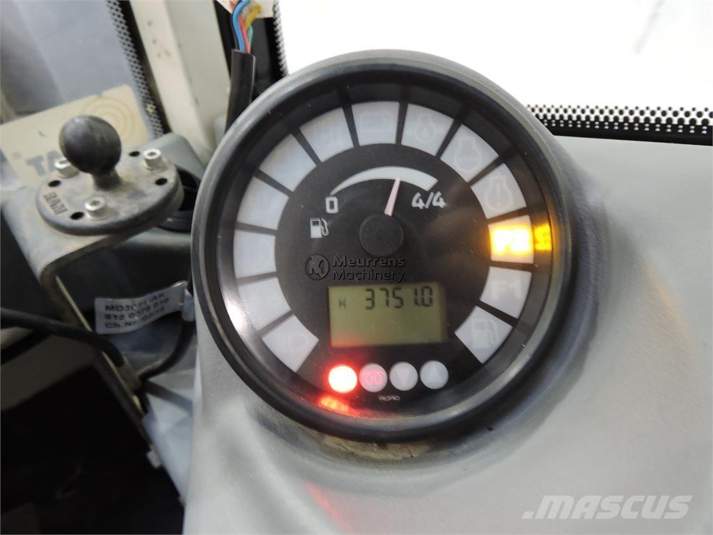 Liebherr L508 + FORK Pale gommate