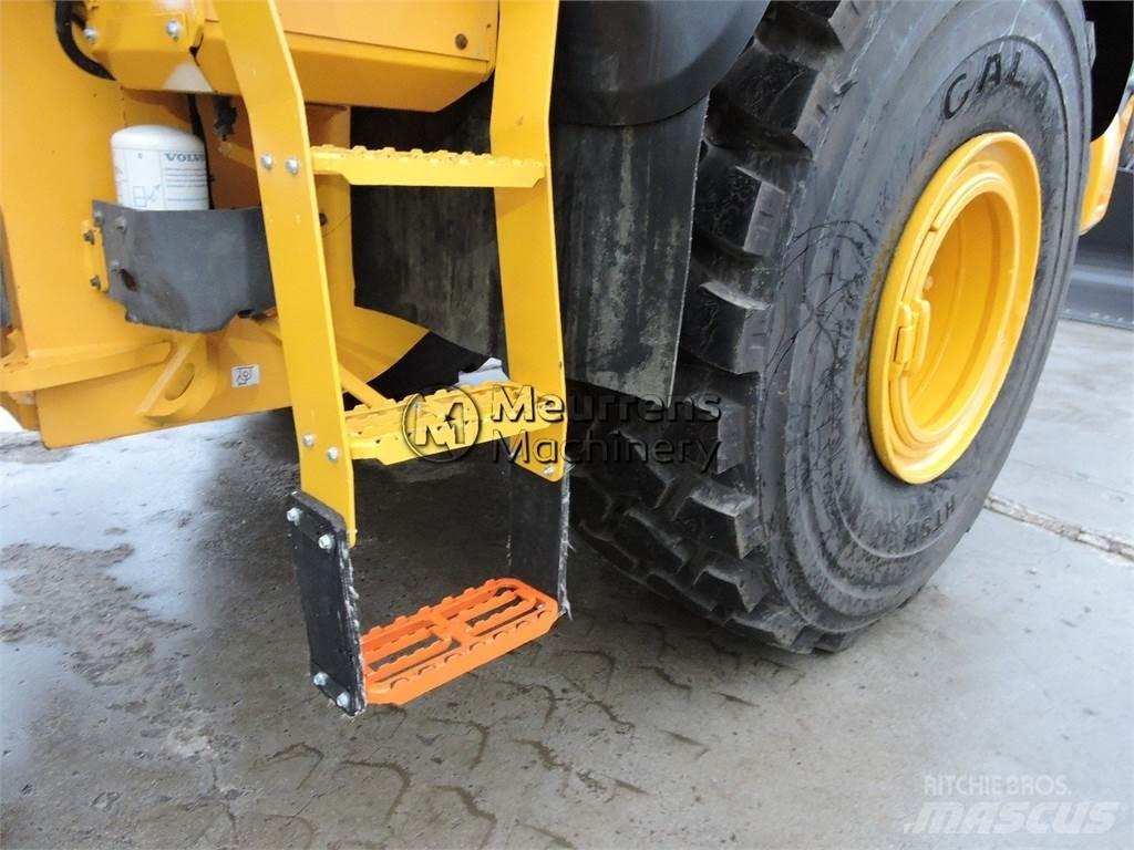 Volvo L150H Pale gommate