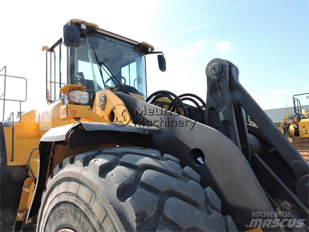 Volvo L220H Pale gommate