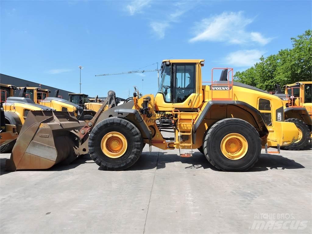 Volvo L220H Pale gommate