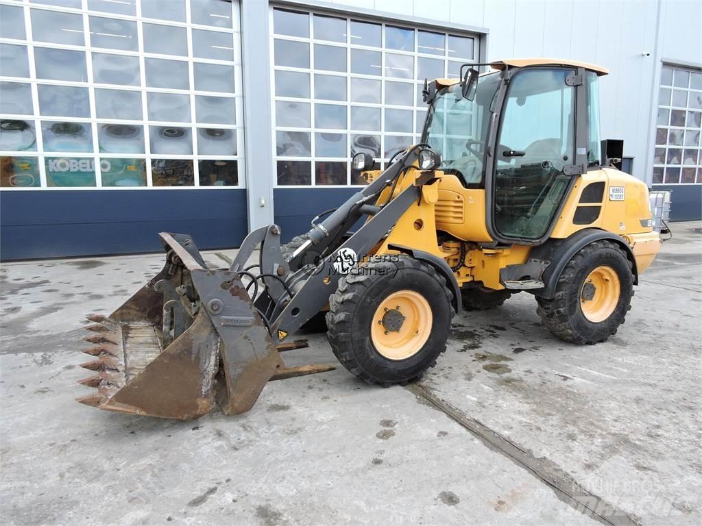 Volvo L25F Pale gommate