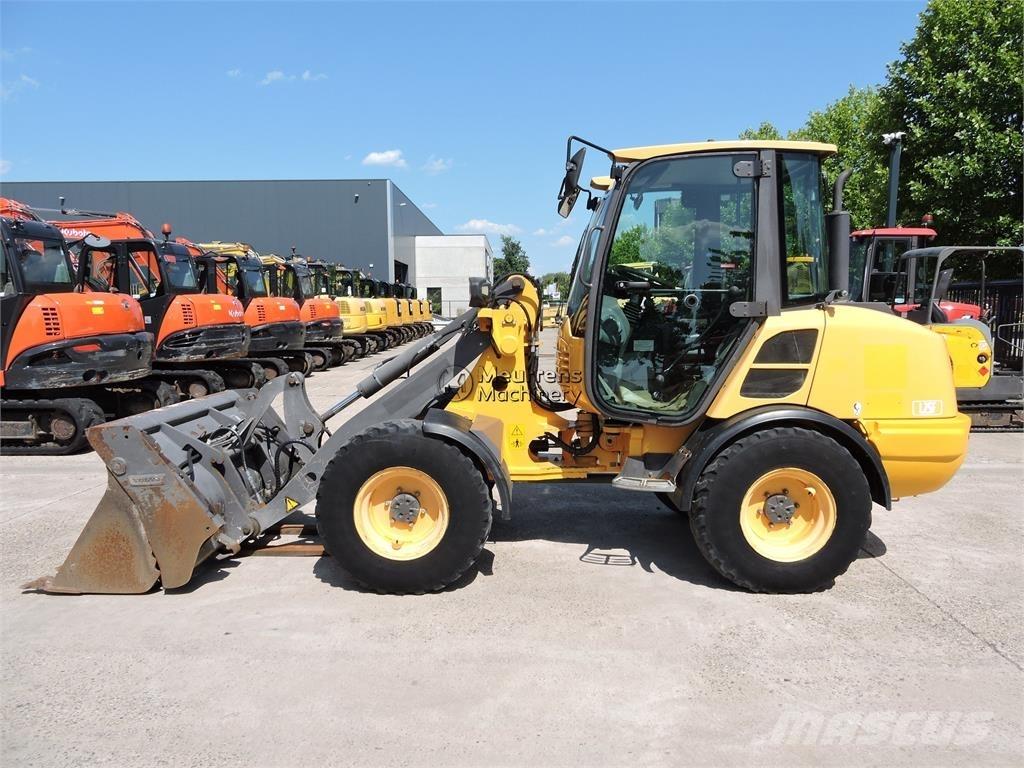 Volvo L25F + FORK Pale gommate