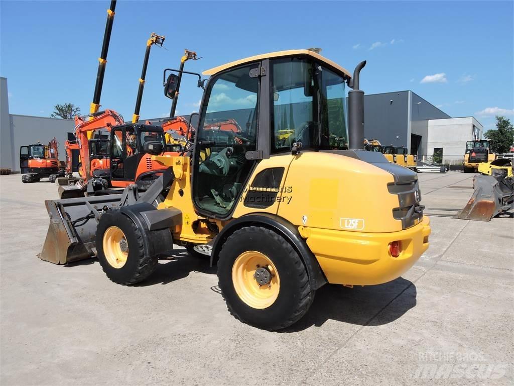 Volvo L25F + FORK Pale gommate
