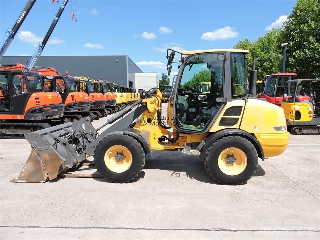 Volvo L25F + FORK Pale gommate