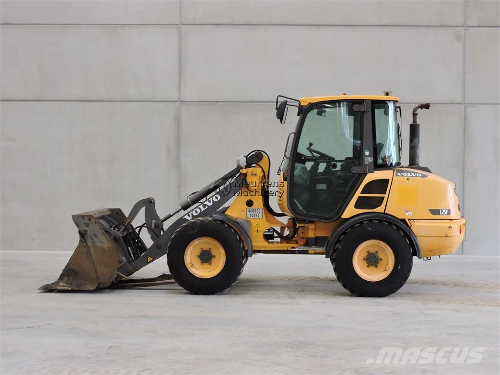 Volvo L25F + FORK Pale gommate