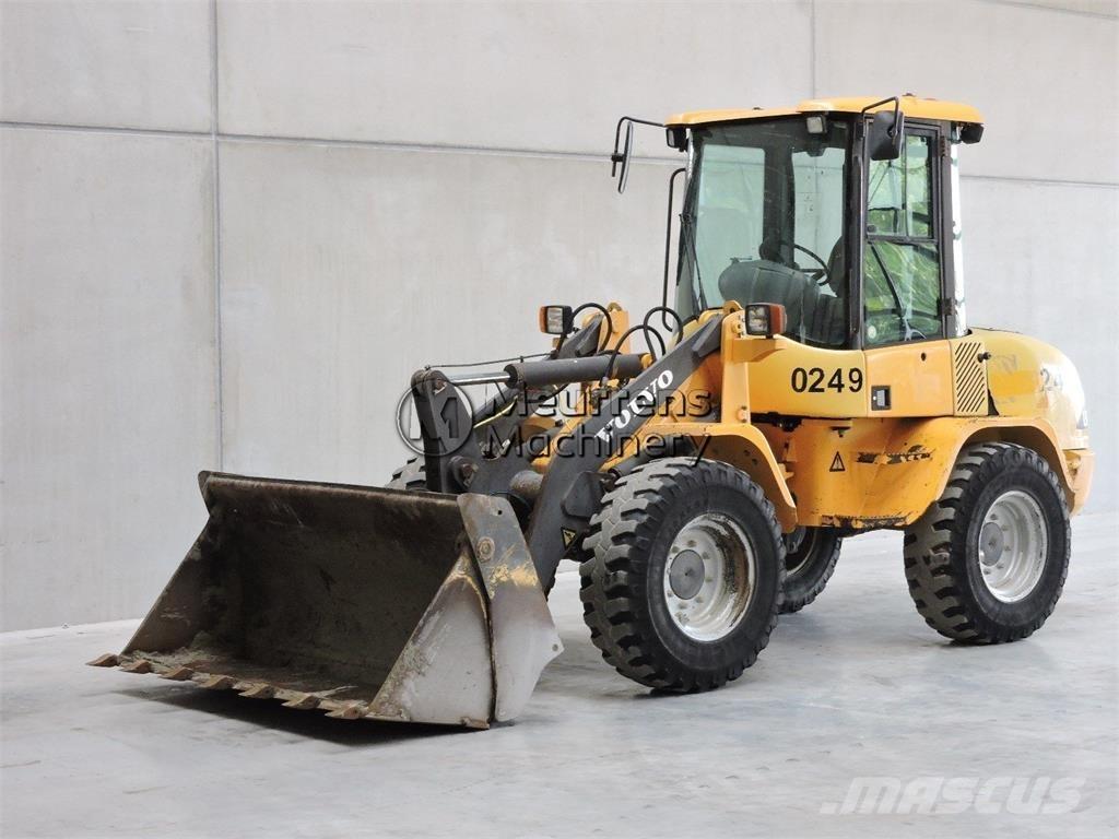 Volvo L30B Pale gommate