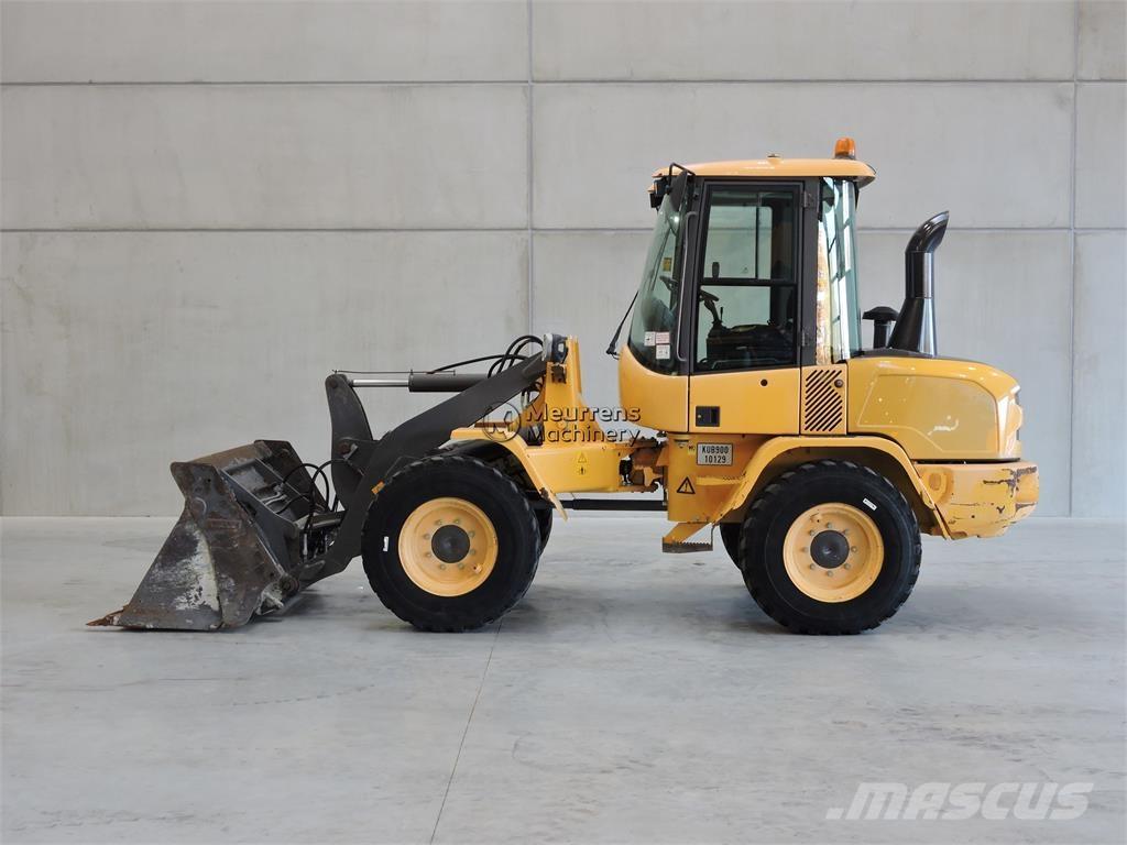 Volvo L30G Pale gommate