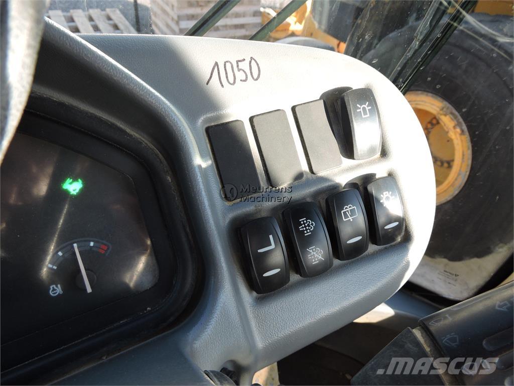 Volvo L30G Pale gommate