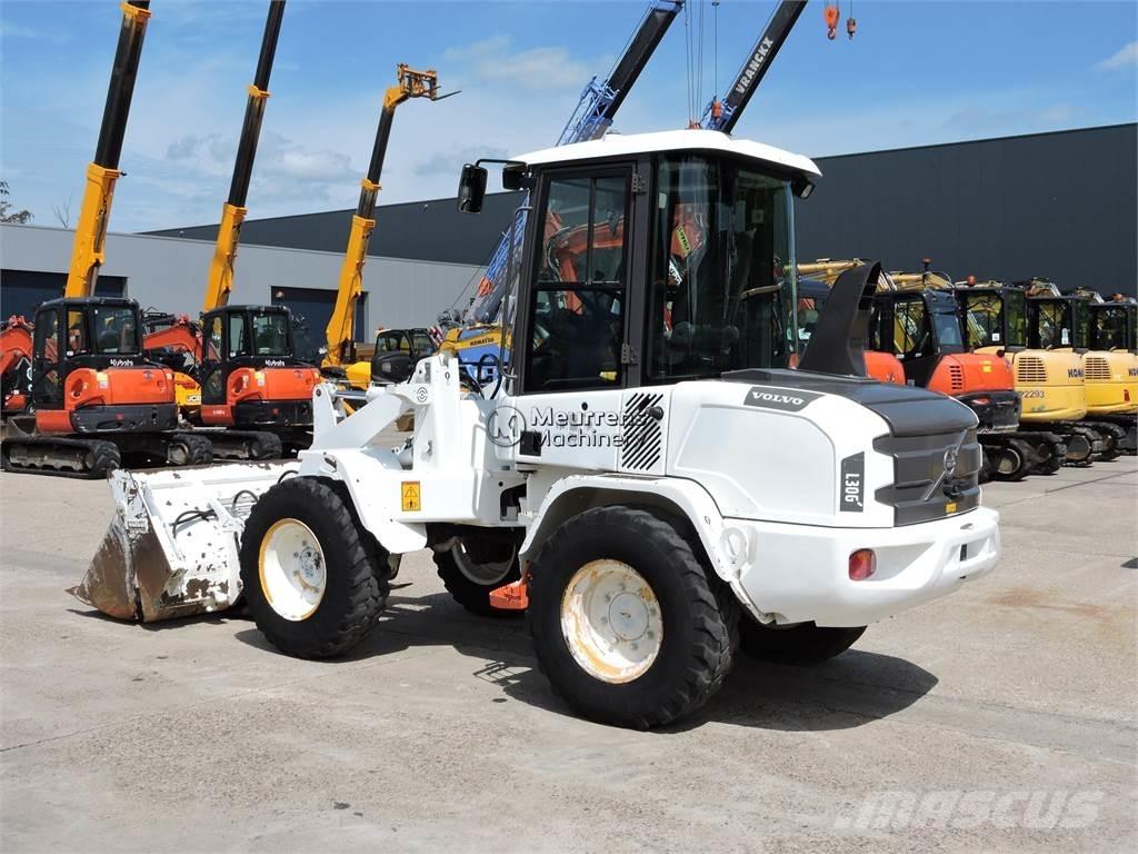 Volvo L30G + FORK Pale gommate