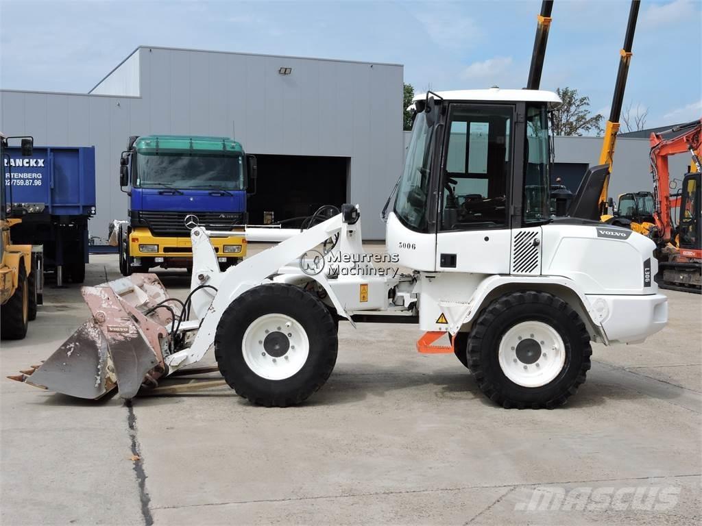 Volvo L30G + FORK Pale gommate